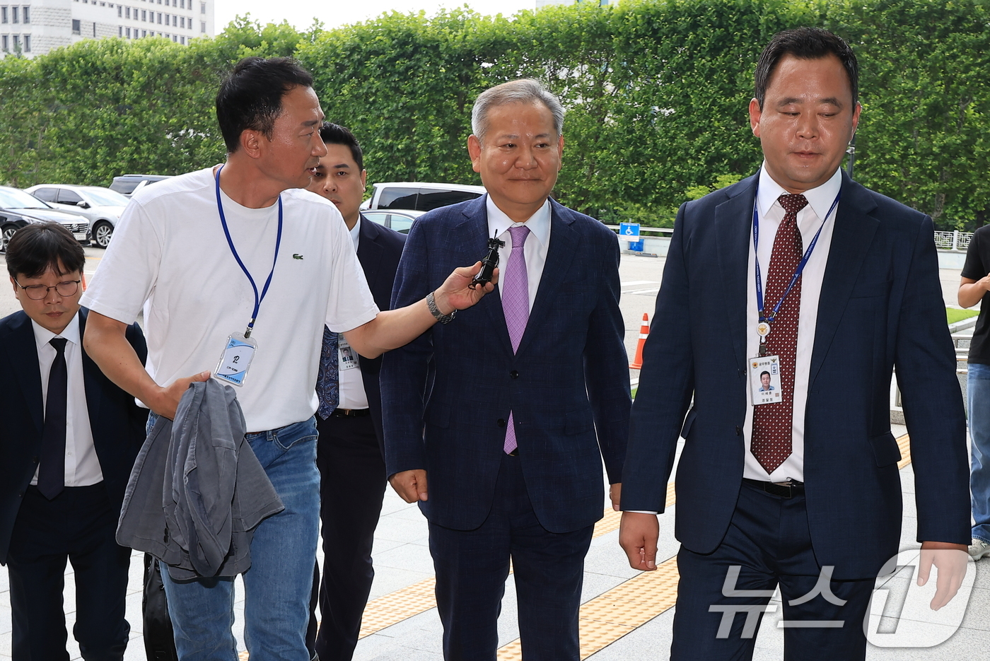 (서울=뉴스1) 박정호 기자 = 구속 전 피의자 심문(영장실질심사)을 앞둔 이상민 전 행정안전부 장관이 31일 오후 내란특검이 위치한 서울 서초동 서울고등검찰청으로 출석하고 있다. …