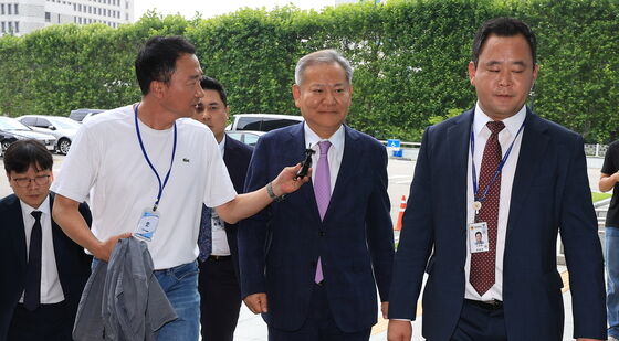 특검 출석하는 이상민 전 장관