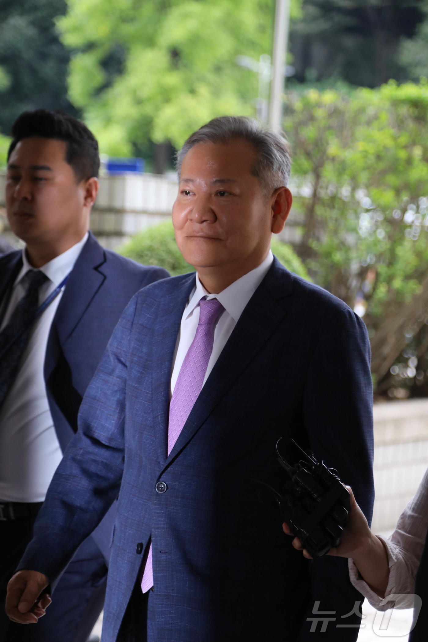 (서울=뉴스1) 송송이 기자 = 이상민 전 행정안전부 장관이 31일 오후 서울 서초구 서울중앙지방법원에서 열릴 구속 전 피의자 심문에 출석하고 있다. 이 전 장관은 12·3 비상계 …