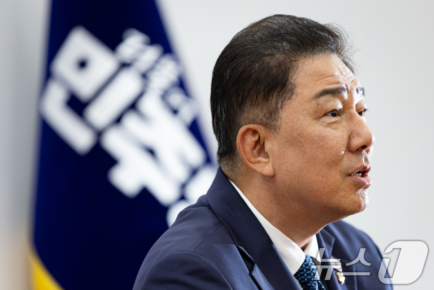 (서울=뉴스1) 유승관 기자 = 김병기 더불어민주당 대표 직무대행 겸 원내대표가 7월 31일 서울 여의도 국회에서 뉴스1과 인터뷰하고 있다. 2025.8.1/뉴스1