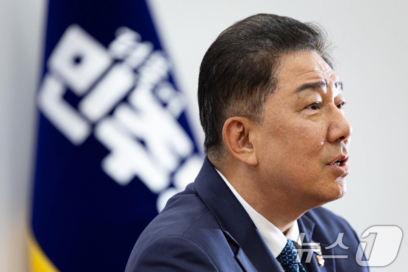 본문 이미지 - 김병기 더불어민주당 대표 직무대행 겸 원내대표가 7월 31일 서울 여의도 국회에서 뉴스1과 인터뷰하고 있다. 2025.8.1/뉴스1 ⓒ News1 유승관 기자