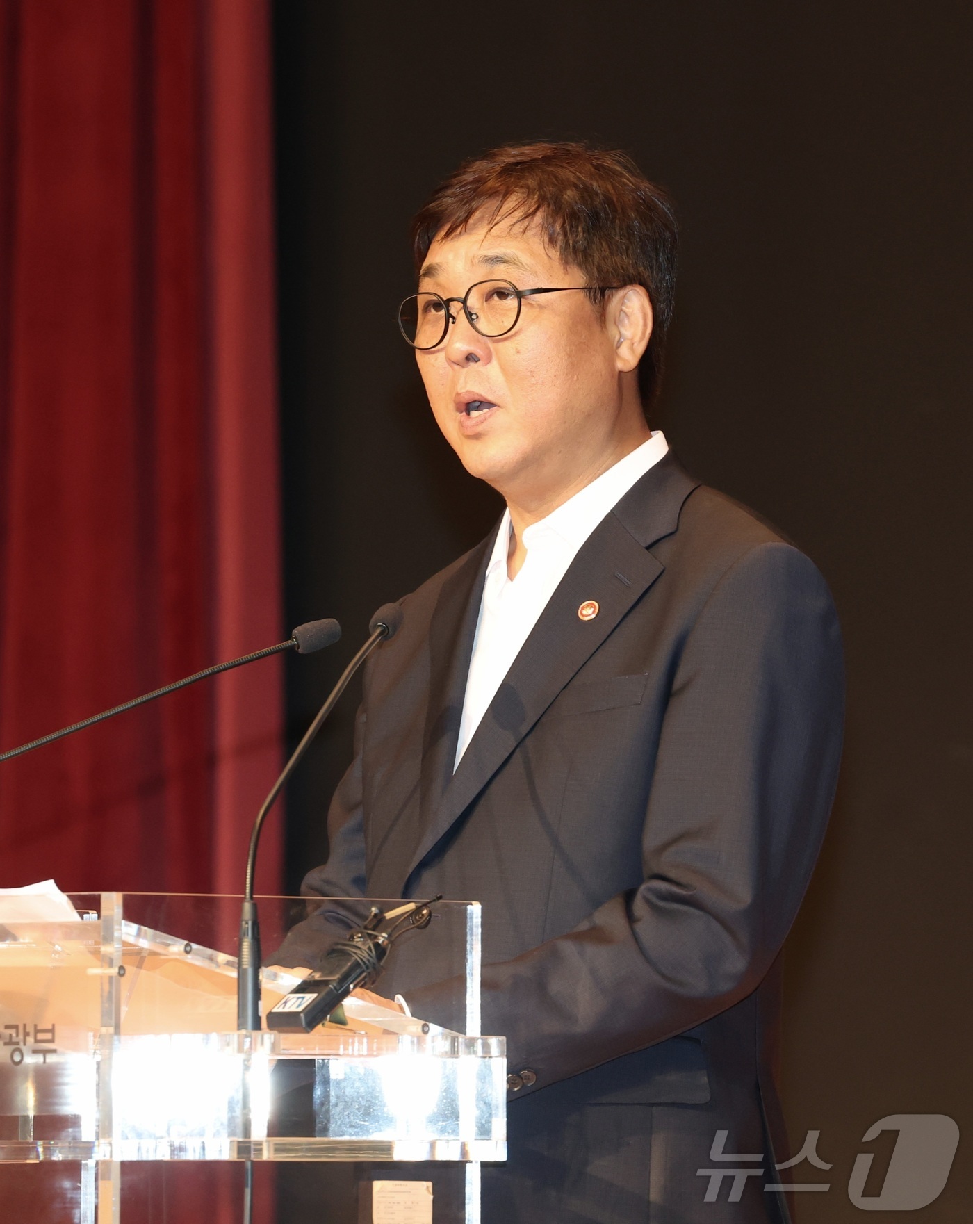 (세종=뉴스1) 김기남 기자 = 최휘영 신임 문화체육관광부 장관이 31일 오후 세종시 정부세종청사에서 열리 취임식에서 취임사를 하고 있다.  2025.7.31/뉴스1