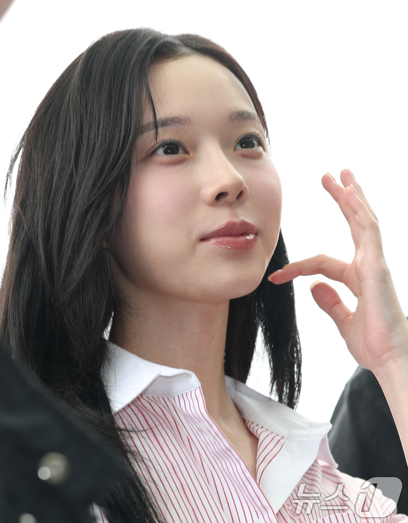 (인천공항=뉴스1) 권현진 기자 = 에스파 윈터가 31일 오후 해외 일정을 위해 인천국제공항을 통해 미국 LA로 출국하고 있다. 2025.7.31/뉴스1