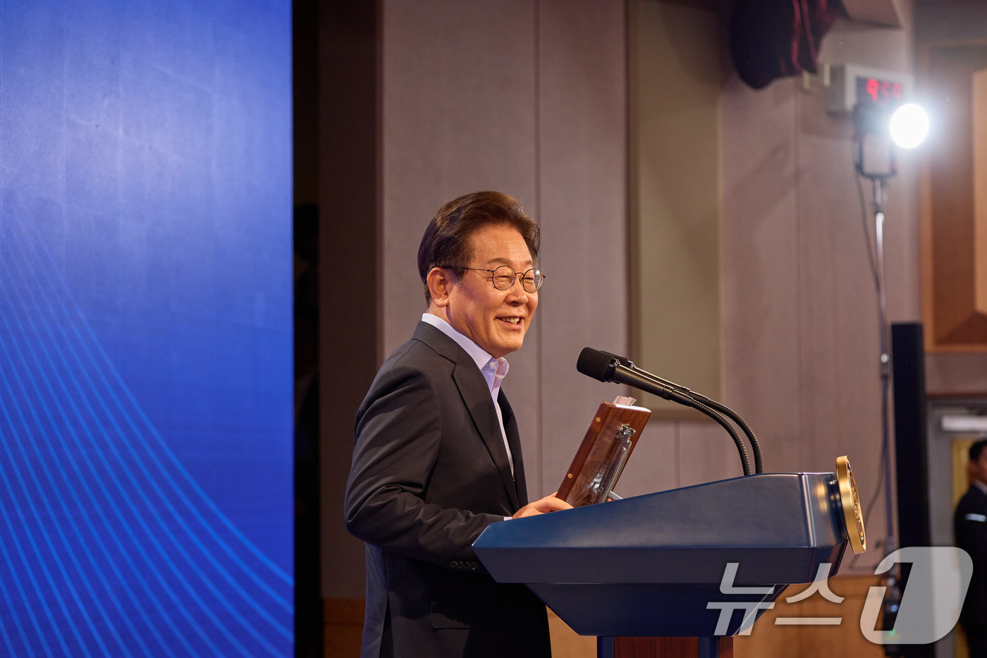 (서울=뉴스1) 이재명 기자 = 이재명 대통령이 31일 서울 종로구 정부서울청사에서 열린 '국민주권시대 공직자의 길' 고위공직자 워크숍에서 '국민주권 정부 국정운영 방향과 고위공직 …