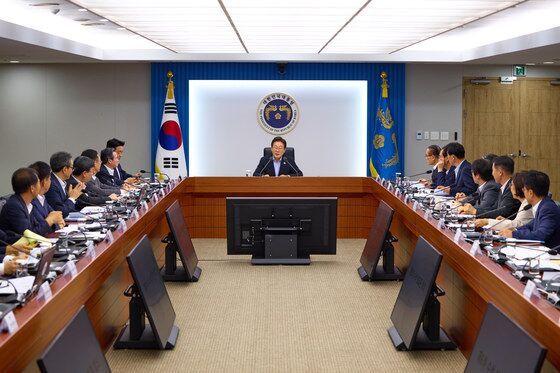 李대통령 "민생회복쿠폰 효과 나타나…2차 내수 활성화  필요"