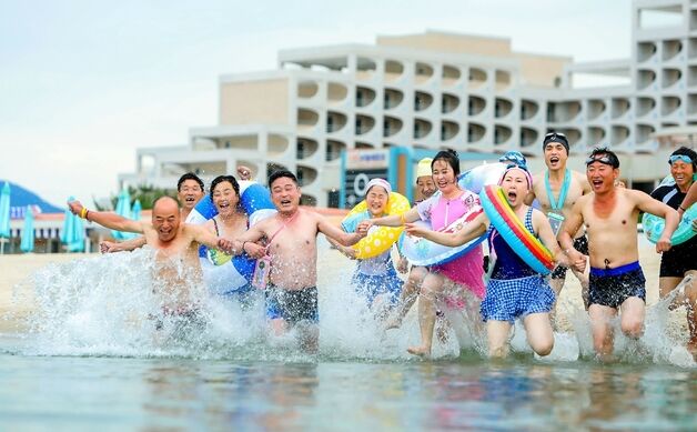 연일 갈마지구 띄우는 北…"내년 관광업에 사활 걸 수도"