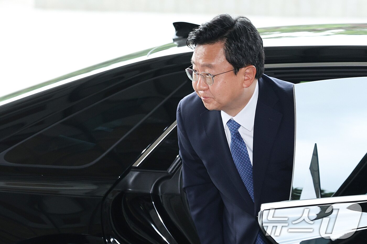 본문 이미지 - 정진우 신임 서울중앙지검장이 4일 오전 서울 서초구 서울중앙지검으로 출근하고 있다. 2025.7.4/뉴스1 ⓒ News1 신웅수 기자