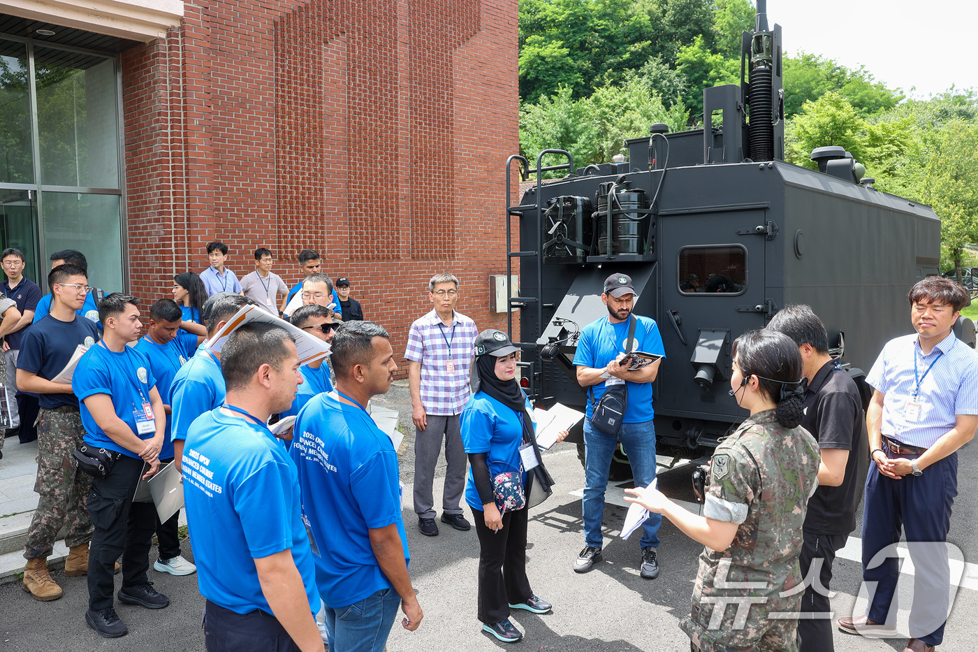 (서울=뉴스1) = 국군화생방방호사령부는  지난 6월 30일부터 4박 5일간 화학무기금지협약 이행·감독 국제기구인 화학무기금지기구의 아시아·중동 지역 9개 회원국을 대상으로 국제화 …