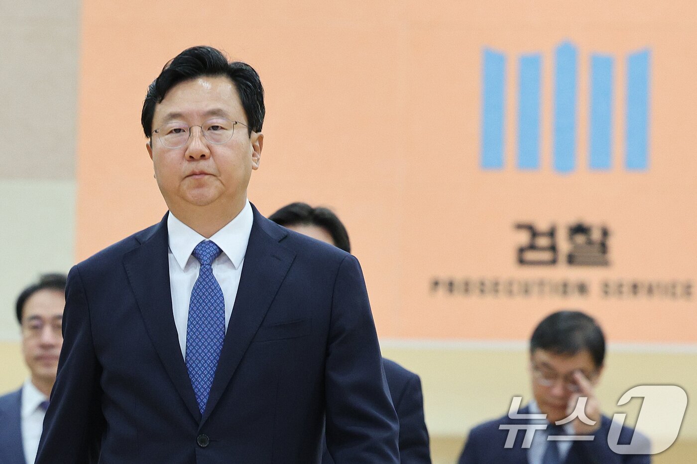 본문 이미지 - 정진우 신임 서울중앙지검장&#40;왼쪽&#41;이 4일 오전 서울 서초구 서울중앙지검에서 열린 자신의 취임식에 참석하고 있다. 2025.7.4/뉴스1 ⓒ News1 신웅수 기자
