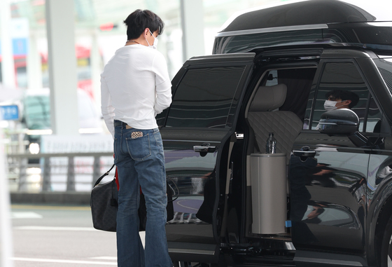 뷔, 의상점검