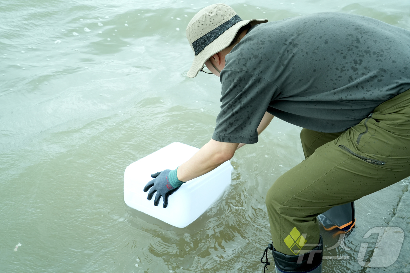 (서울=뉴스1) = 원자력안전위원회가 4일 최근 제기되는 북한 평산 우라늄 정련공장 폐수 문제와 관련해 시료 채취를 위해 한국원자력안전기술원(KINS) 전문가들을 강화도 현장에 파 …