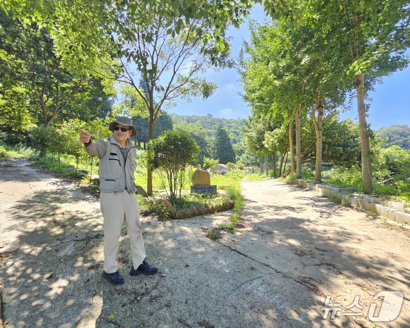 본문 이미지 - 행매원을 설명 중인 최정표 교수. 2025.7.4/뉴스1 한송학기자