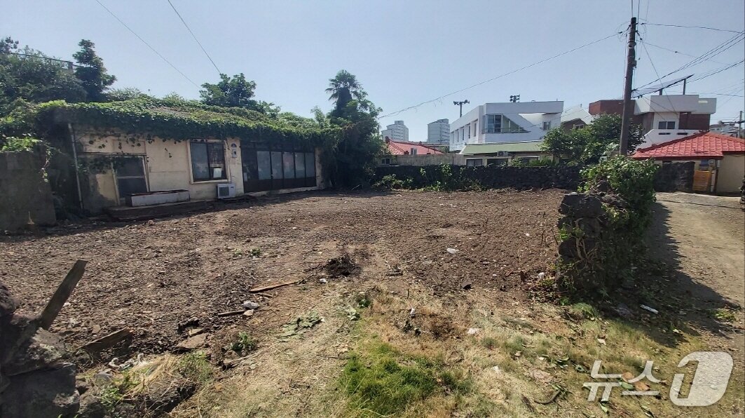 본문 이미지 -  60대 남성이 혼자 거주하던 제주시 삼양동의 한 주택의 정비 후 모습(삼양동 제공. 재판매 및 DB 금지)/뉴스1 