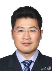 본문 이미지 - 텐스천 글로벌거버넌스연구원 총재.&#40;황재호 교수 제공&#41;