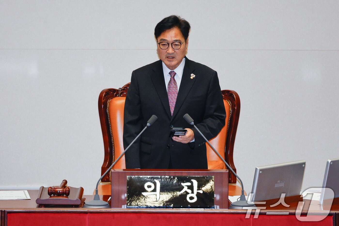 본문 이미지 - 우원식 국회의장이 4일 오후 서울 여의도 국회에서 열린 제426회국회&#40;임시회&#41; 제5차 본회의에서 다른 정당들이 들어올 때까지 기다리겠다며 발언하고 있다. 2025.7.4/뉴스1 ⓒ News1 안은나 기자