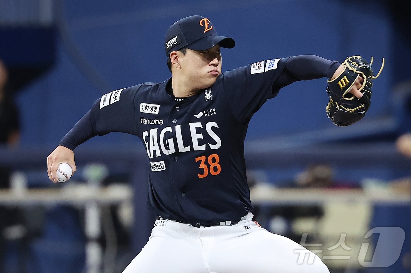본문 이미지 - 한화 불펜 김종수. 9일 경기에서 4이닝 동안 70구를 던졌다.2025.7.4/뉴스1 ⓒ News1 김진환 기자