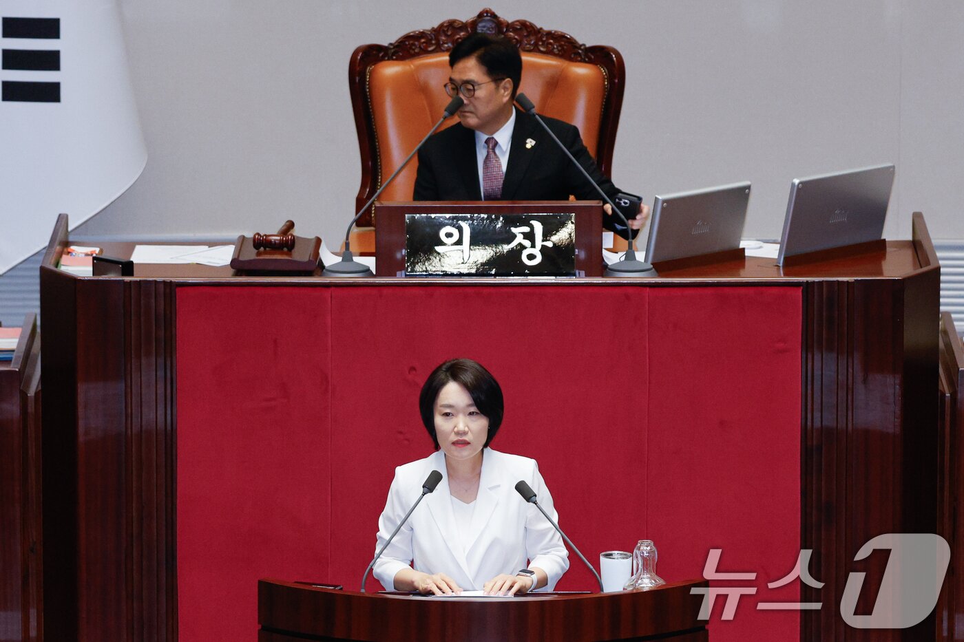 본문 이미지 - 이소영 더불어민주당 의원이 4일 오후 서울 여의도 국회에서 열린 제426회국회&#40;임시회&#41; 제5차 본회의에서 2025년도 제2회 추가경정예산안 찬성 토론을 하고 있다. 2025.7.4/뉴스1 ⓒ News1 안은나 기자