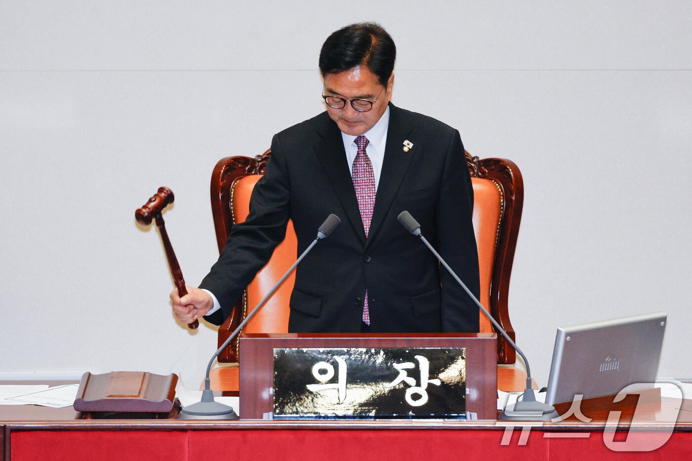 본문 이미지 - 우원식 국회의장이 4일 오후 서울 여의도 국회에서 열린 제426회국회&#40;임시회&#41; 제5차 본회의에서 2025년도 제2회 추가경정예산안을 상정하고 있다. 2025.7.4/뉴스1 ⓒ News1 안은나 기자