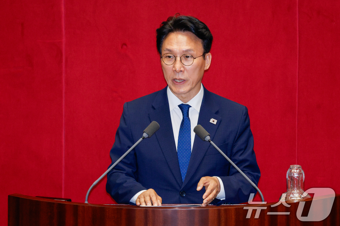 (서울=뉴스1) 안은나 기자 = 김민석 국무총리가 4일 오후 서울 여의도 국회에서 열린 제426회국회(임시회) 제5차 본회의에서 2025년도 제2회 추가경정예산안 통과에 대한 정부 …