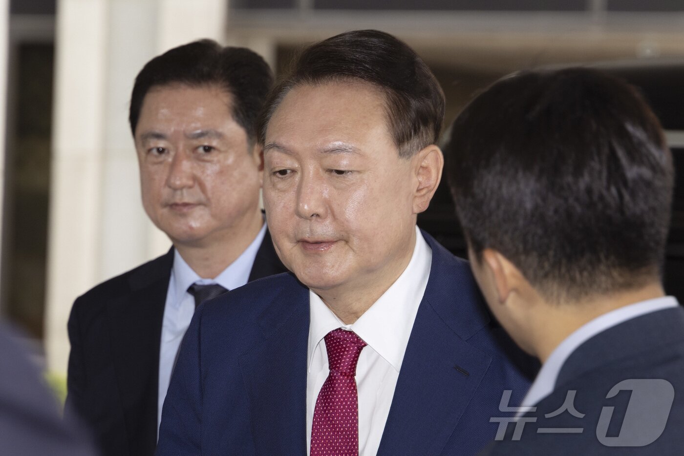 본문 이미지 - 윤석열 전 대통령이 5일 오전 서초구 서울고등검찰청에 마련된 내란특검에서 2차 대면조사를 받기 위해 출석하고 있다. &#40;공동취재&#41; 2025.7.5/뉴스1 ⓒ News1 구윤성 기자