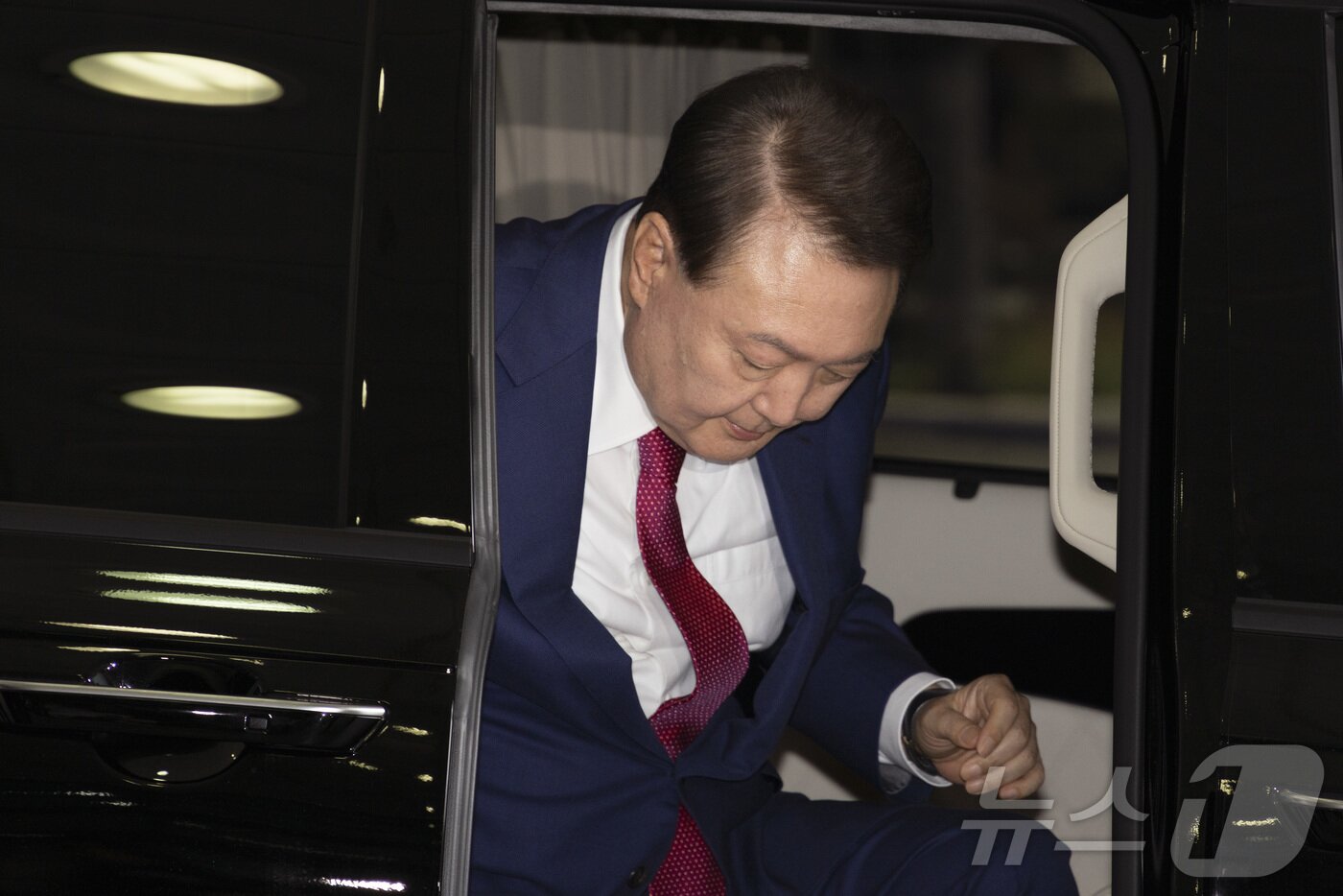 본문 이미지 - 윤석열 전 대통령이 5일 오전 서초구 서울고등검찰청에 마련된 내란특검에서 2차 대면조사를 받기 위해 출석하고 있다. &#40;공동취재&#41; 2025.7.5/뉴스1 ⓒ News1 구윤성 기자