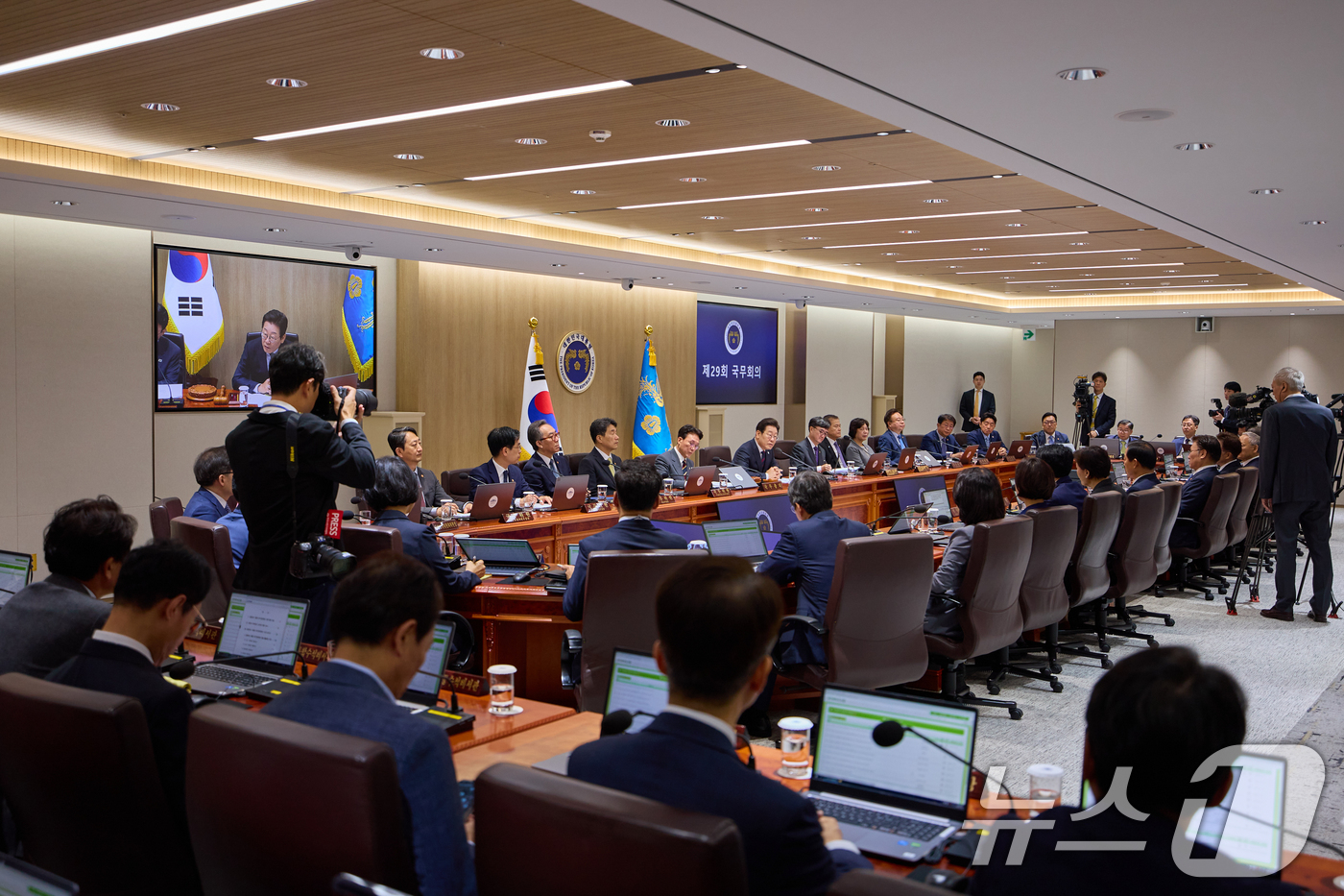 (서울=뉴스1) 허경 기자 = 이재명 대통령이 5일 서울 용산 대통령실 청사에서 열린 국무회의에서 발언하고 있다. (대통령실 제공. 재판매 및 DB 금지) 2025.7.5/뉴스1