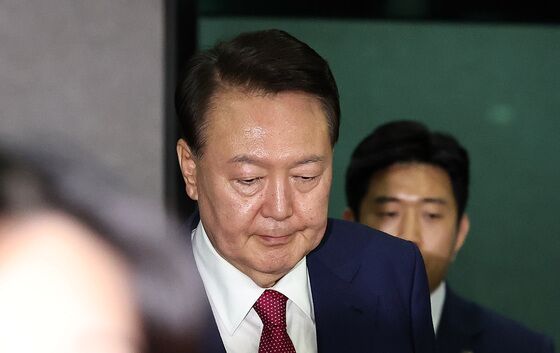 尹 구속심사 앞두고 경찰 '대비 태세'…경력·버스 총력 대응 방침
