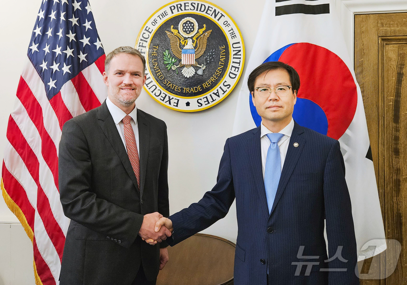 (서울=뉴스1) = 여한구 산업통상자원부 통상교섭본부장이 5(현지시간) 워싱턴 D.C 미국무역대표부(USTR)에서 제이미슨 그리어(Jamieson Greer) 미국 무역대표부 대표 …