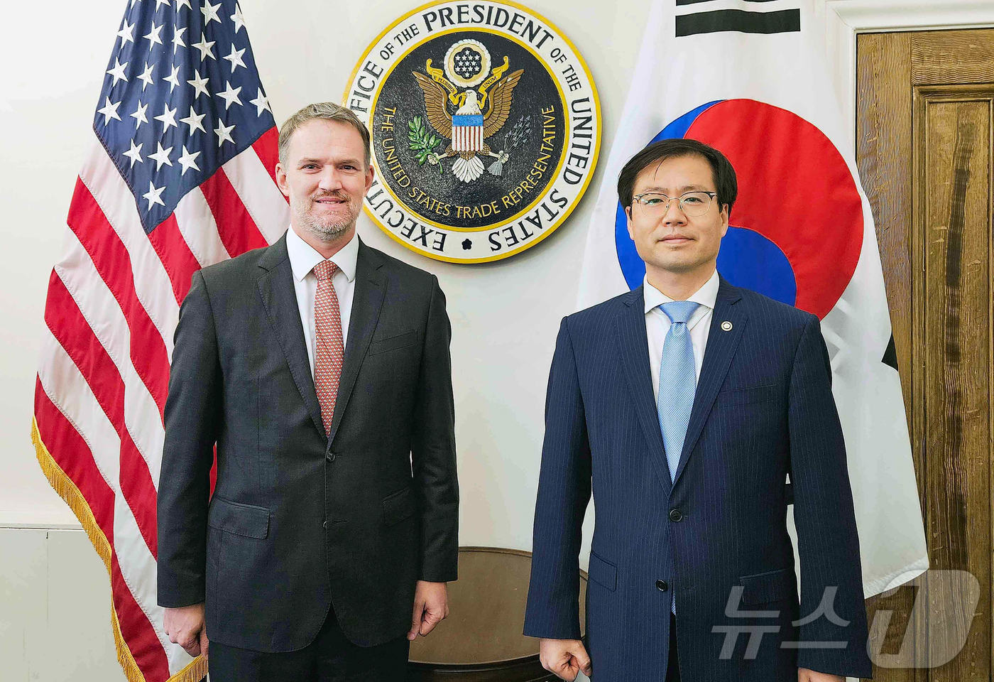 (서울=뉴스1) = 여한구 산업통상자원부 통상교섭본부장이 5(현지시간) 워싱턴 D.C 미국무역대표부(USTR)에서 제이미슨 그리어(Jamieson Greer) 미국 무역대표부 대표 …