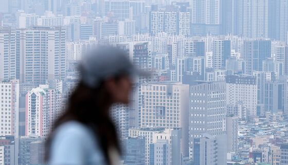 8월 기준금리 인하 여전히 무게…"집값·美관세가 관건"