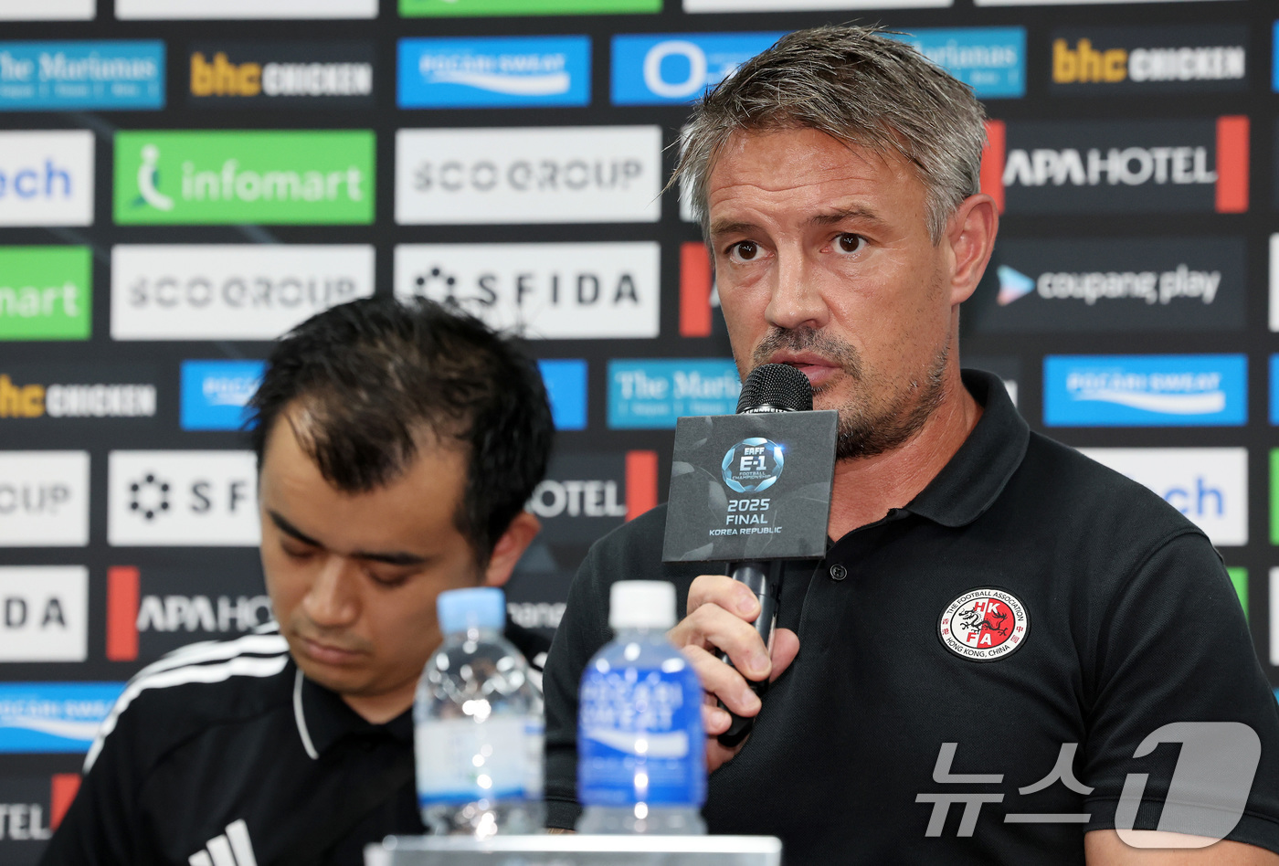 (용인=뉴스1) 이동해 기자 = 홍콩 애슐리 웨스트우드 감독이 6일 오후 경기도 용인미르스타디움에서 열린 2025 동아시아축구연맹(EAFF) E-1 챔피언십 남자부 공식 기자회견에 …