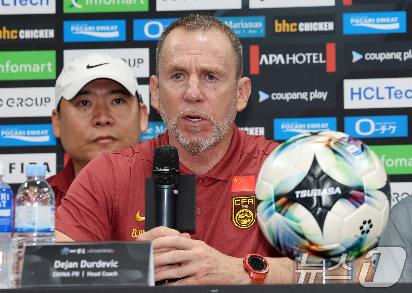 (용인=뉴스1) 이동해 기자 = 중국 데얀 주르예비치 감독이 6일 오후 경기도 용인미르스타디움에서 열린 2025 동아시아축구연맹(EAFF) E-1 챔피언십 남자부 공식 기자회견에서 …