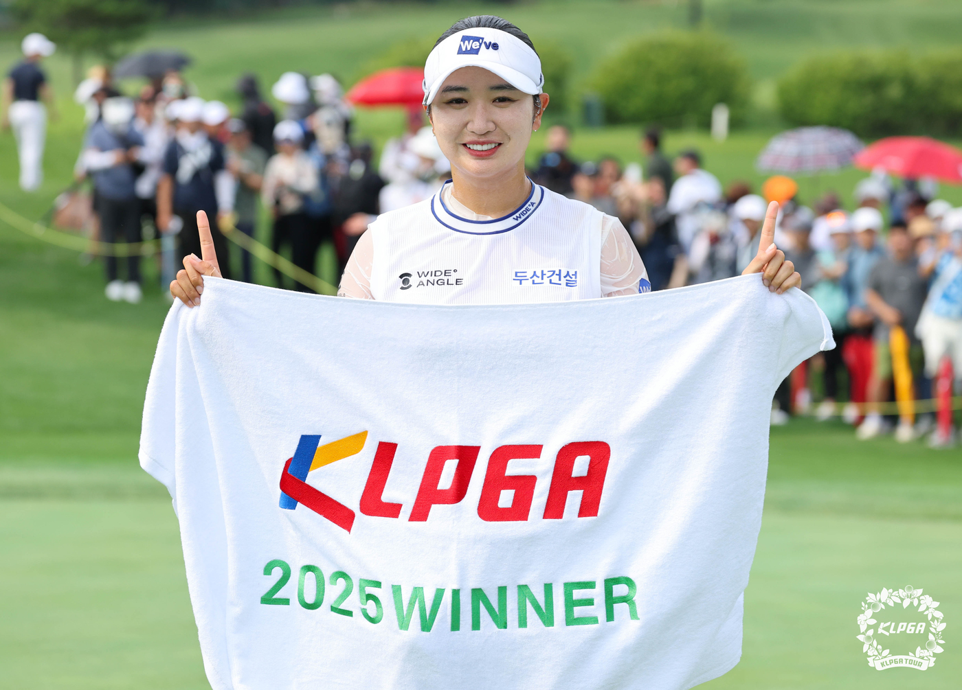 (서울=뉴스1) = 박혜준이 6일 인천 청라 베어즈베스트청라CC에서 열린 '제15회 롯데오픈' 최종라운드에서 우승 확정 후 포즈를 취하고 있다. (KLPGA 제공. 재판매 및 DB …