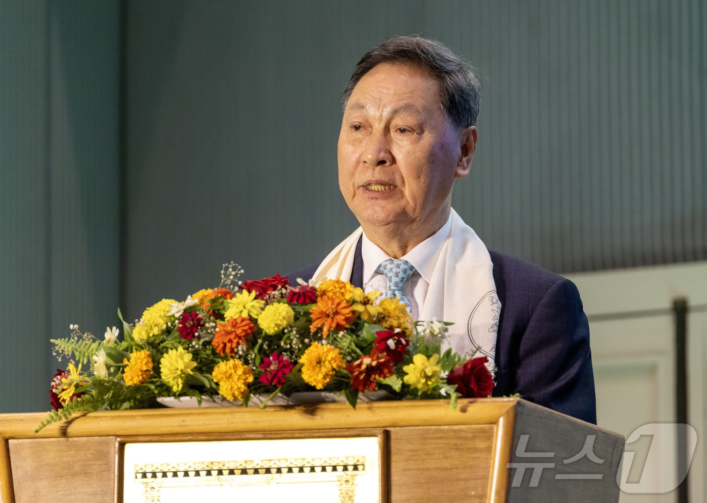 (서울=뉴스1) 사진공동취재단 = 강태선 BYN블랙야크그룹 회장이 7월5일(현지시각) 오후 히말라야의 미래를 논의하기 위해 네팔 카트만두에서 열린 ‘서밋 포 어스(Summit fo …