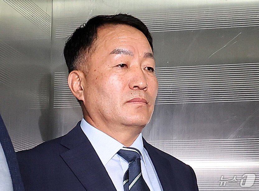 본문 이미지 - 김계환 전 해병대사령관이 7일 서울 서초구 순직해병 특검 사무실에 조사를 받기위해 출석하고 있다.  2025.7.7/뉴스1 ⓒ News1 박지혜 기자