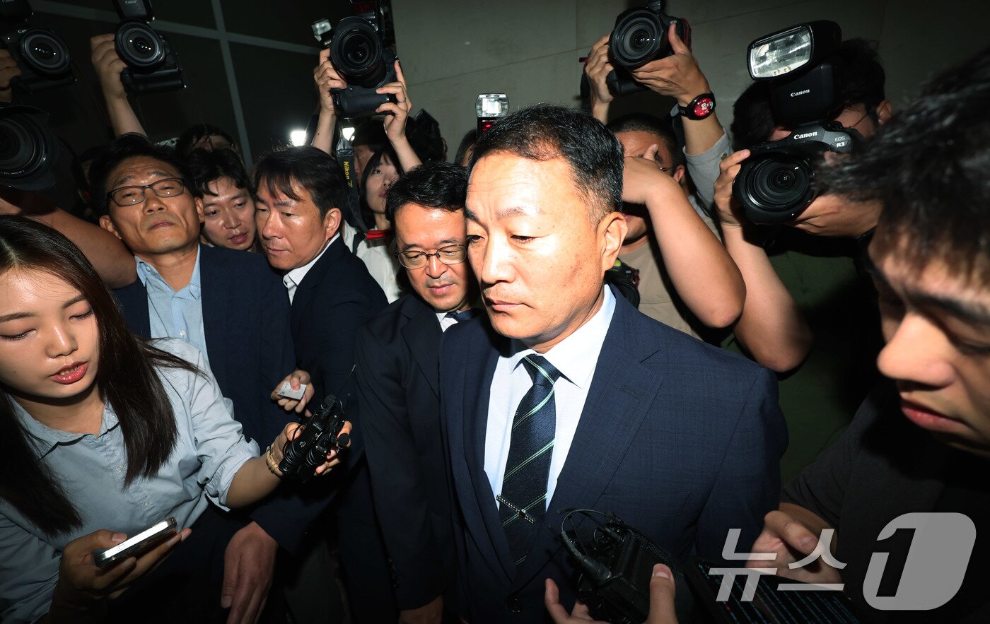 본문 이미지 - 김계환 전 해병대사령관이 7일 서울 서초구 순직해병 특검 사무실에 조사를 받기위해 출석하고 있다.  2025.7.7/뉴스1 ⓒ News1 박지혜 기자