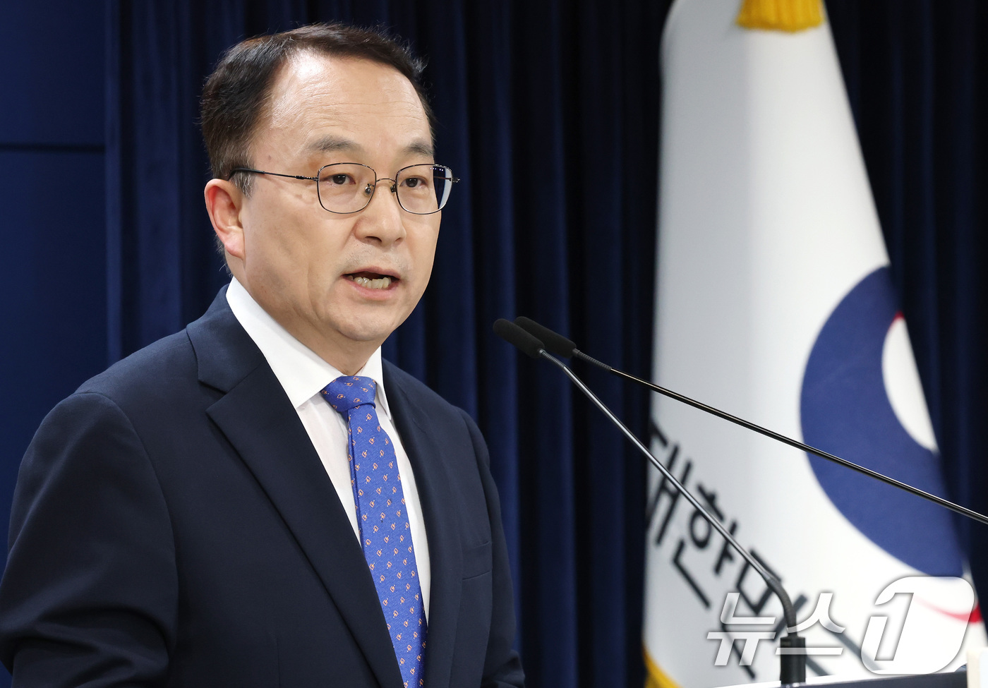 (서울=뉴스1) 임세영 기자 = 구병삼 통일부 대변인이 7일 서울 종로구 정부서울청사 브리핑실에서 정례브리핑을 하고 있다. 2025.7.7/뉴스1