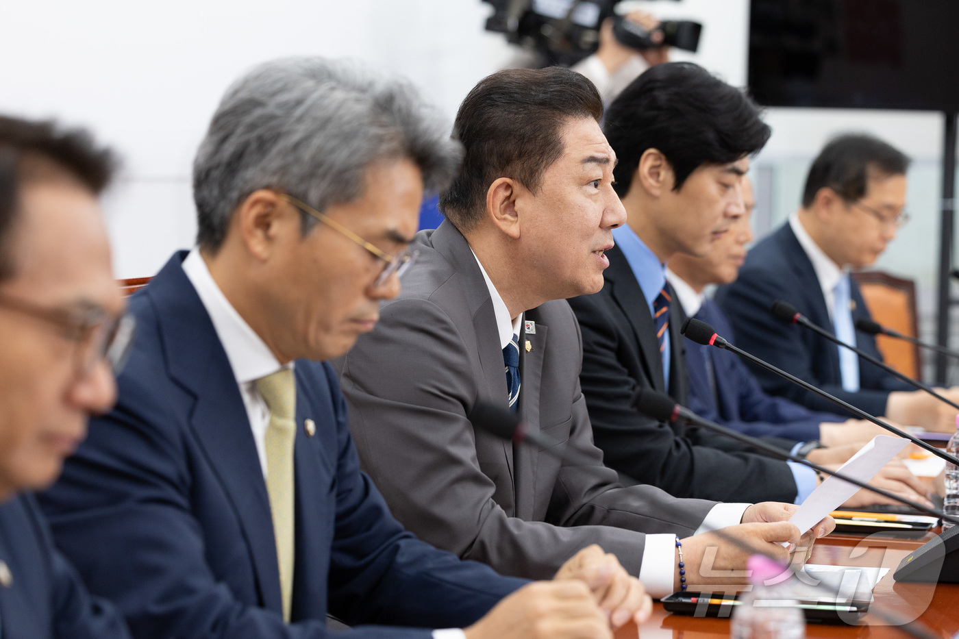 (서울=뉴스1) 유승관 기자 = 김병기 더불어민주당 당대표 직무대행 겸 원내대표가 7일 서울 여의도 국회에서 열린 정치검찰 조작기소대응TF 발대식에서 모두 발언을 하고 있다. 20 …