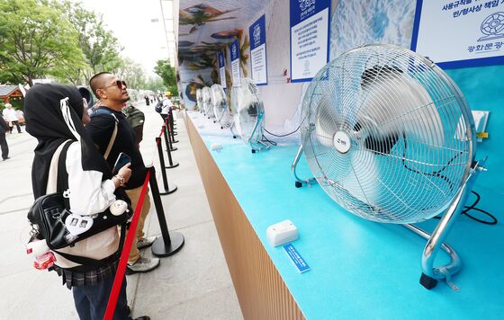 서울 낮 최고기온 37.1도…118년만에 7월 상순 최악 폭염