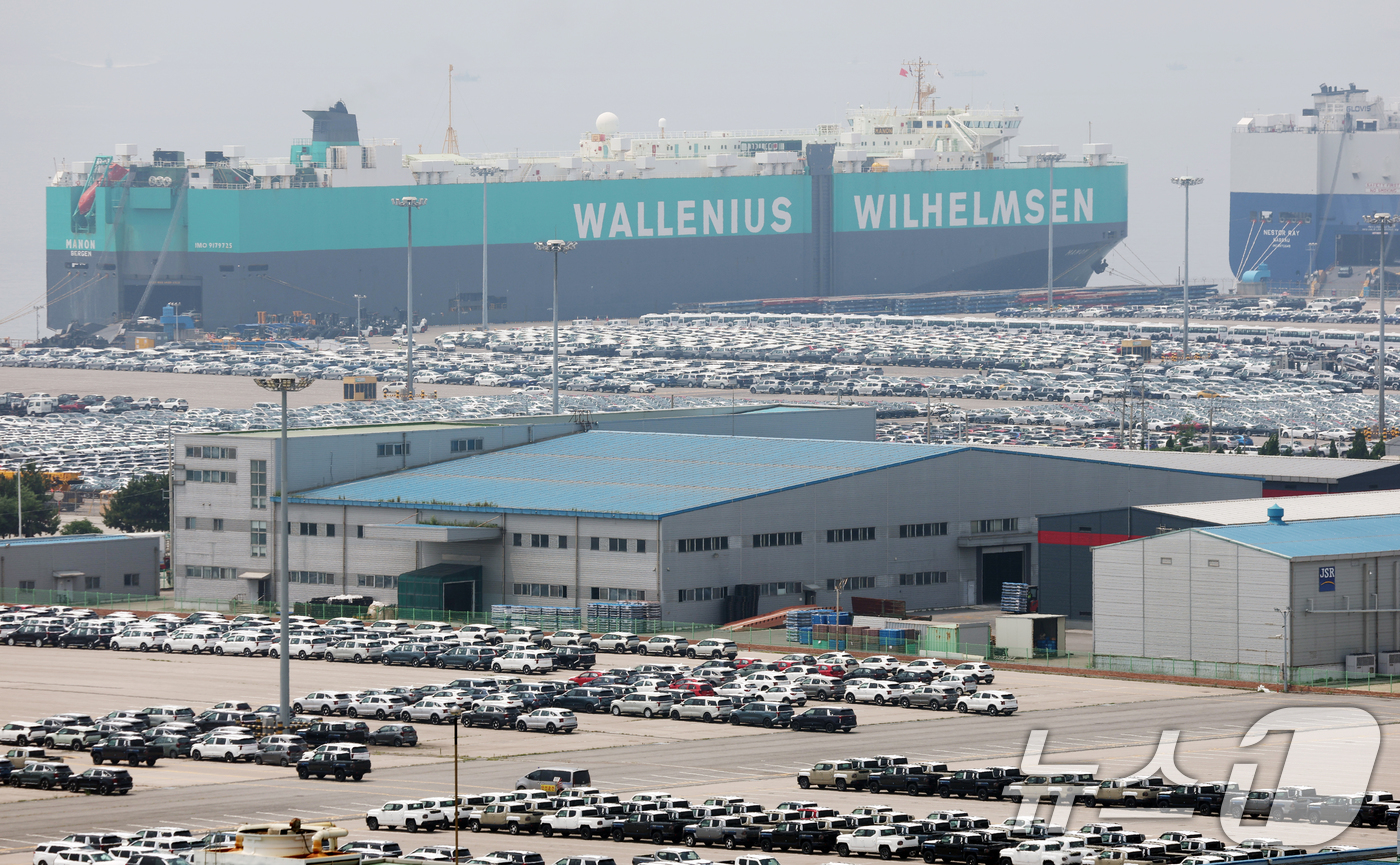 (평택=뉴스1) 김영운 기자 = 한국 정부가 도널드 트럼프 미국 행정부가 중국을 겨냥해 추진 중인 자동차 운반선에 대한 항만 입항료(port entry fee) 부과 조치에서 한국 …