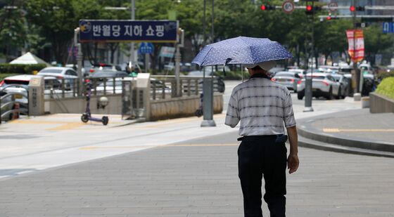 폭염에 '위-아래' 달라진 풍경
