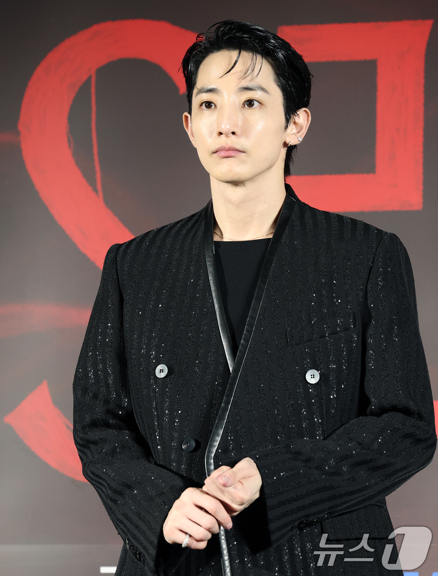 (서울=뉴스1) 권현진 기자 = 배우 이수혁이 7일 서울 용산 CGV에서 열린 웨이브 오리지널 드라마 'S라인'의 제작발표회에 참석하고 있다.'S라인'은 성적 관계를 맺은 사람들 …