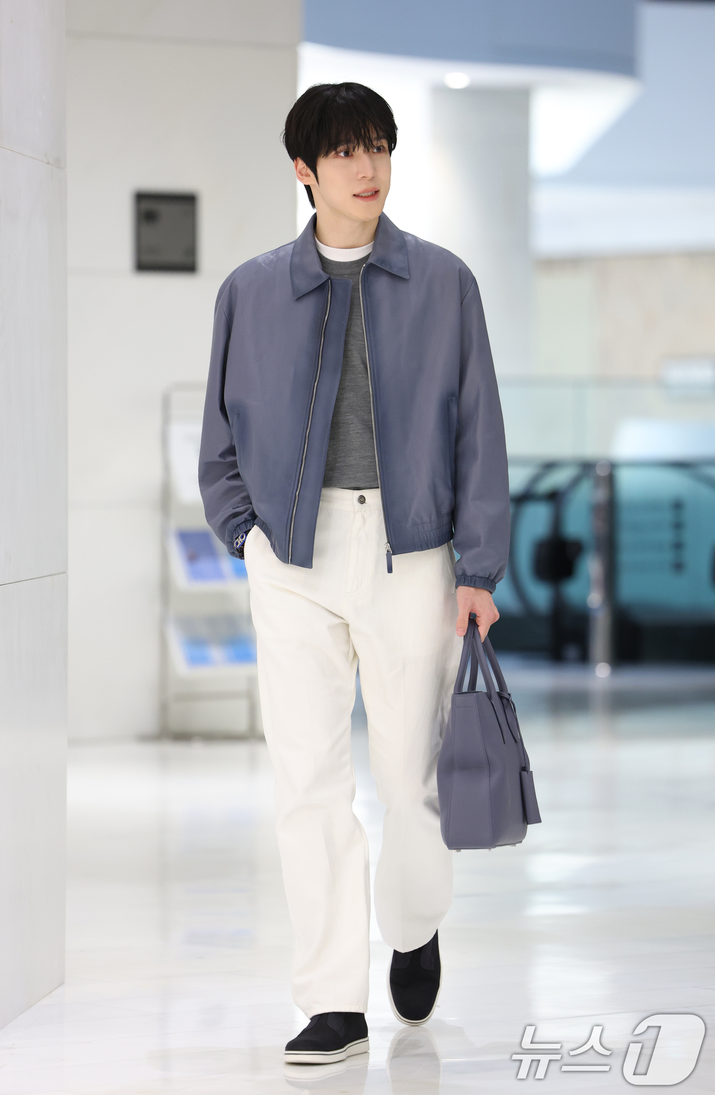 (서울=뉴스1) 권현진 기자 = 에이티즈 윤호가 7일 오후 서울 영등포구 더현대 서울에서 열린 페라가모 부티크 오픈 기념 행사에 참석하고 있다. 2025.7.7/뉴스1