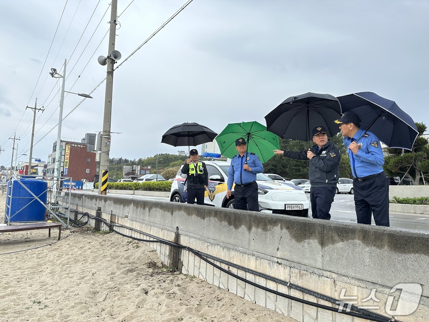 본문 이미지 - 관할 해변 안전점검.&#40;강릉해경 제공, 재판매 및 DB 금지&#41;