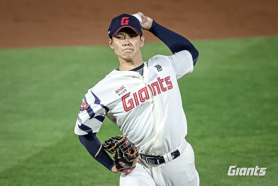 본문 이미지 - 롯데 자이언츠 투수 홍민기. (롯데 자이언츠 제공)