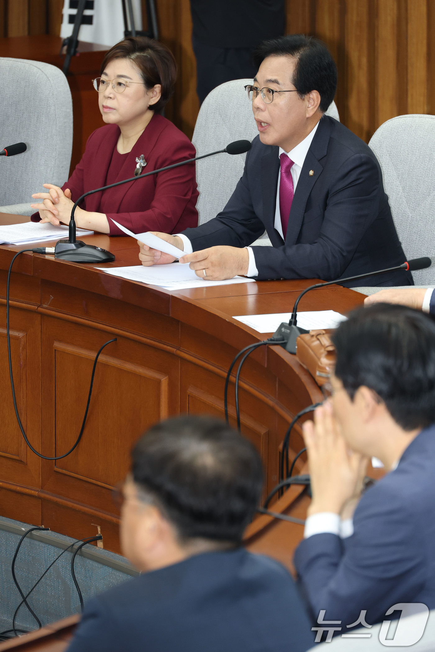 (서울=뉴스1) 이광호 기자 = 송언석 국민의힘 비상대책위원장 겸 원내대표가 8일 오전 서울 여의도 국회에서 열린 원내대책회의에서 발언하고 있다.  2025.7.8/뉴스1