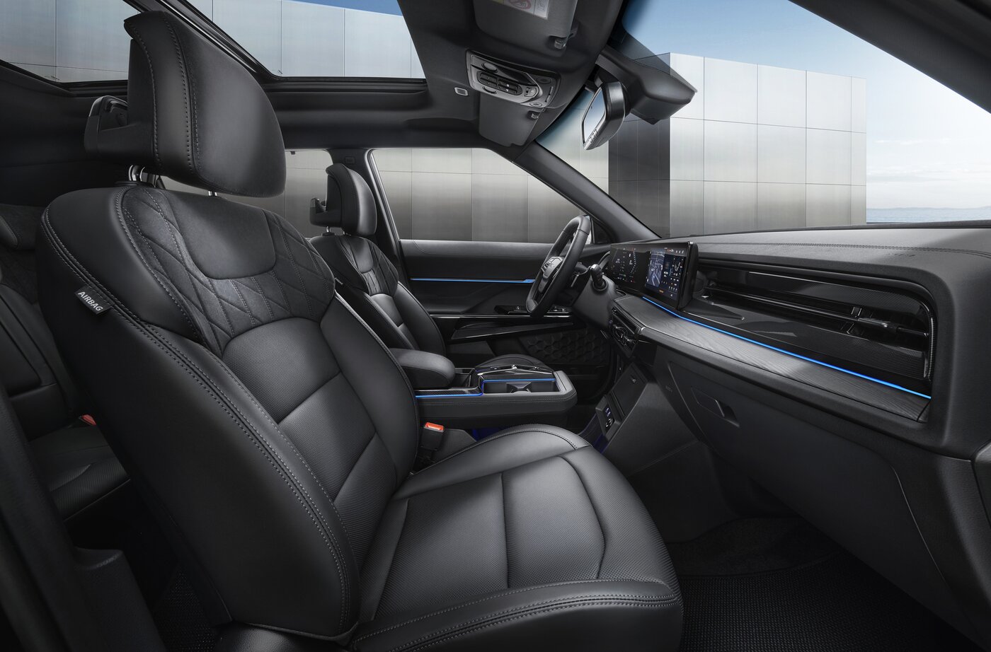 본문 이미지 - KG모빌리티(KGM)가 8일 중형 스포츠유틸리티차(SUV) '액티언 하이브리드'를 공식 출시하고 본격적인 판매에 돌입한다고 밝혔다. 사진은 액티언 하이브리드 내부(KGM 제공). 2025.07.08.