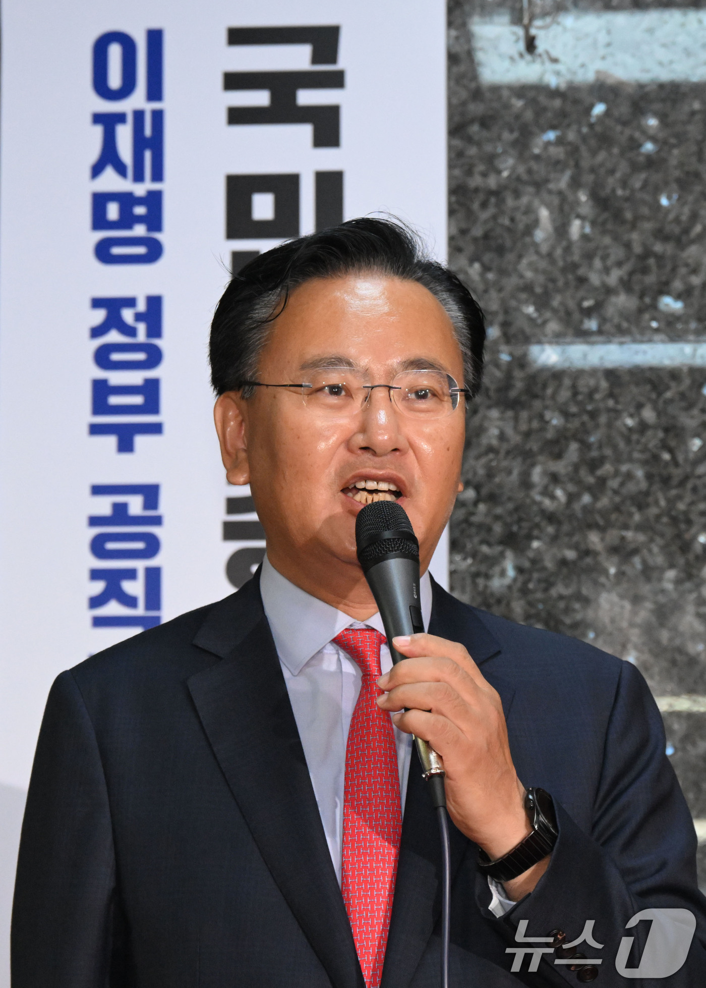 (서울=뉴스1) 이광호 기자 = 이재명 정부 공직후보자 국민검증센터 단장을 맡은 유상범 국민의힘 의원이 8일 오전 서울 여의도 국회에서 열린 이재명 정부 공직후보자 국민검증센터 현 …