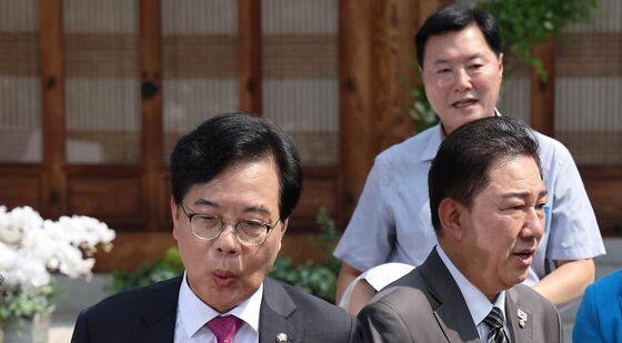기념촬영 마친 여야 원내대표