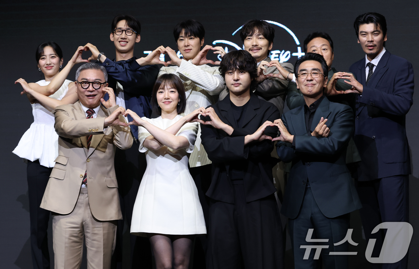 (서울=뉴스1) 권현진 기자 = 배우 김민(왼쪽위부터 시계방향)과 이상진, 정윤호,이동휘, 김종수, 김성오, 류승룡, 양세종, 임수정, 김의성이 8일 서울 영등포구 콘래드호텔에서 …